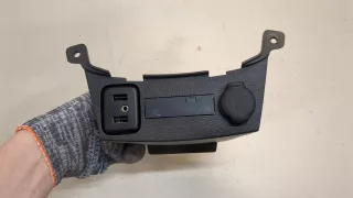 13519224,42599068,25774623 Разъем AUX / USB Chevrolet Trax Арт 20366622, вид 1