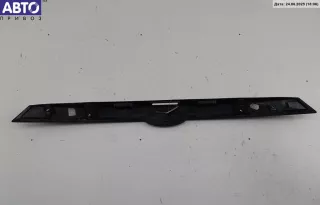 8M51A43404AC Накладка подсветки номера Ford Focus 2 restailing Арт 55073619, вид 4