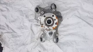 6852164 Кулак поворотный передний правый BMW i3 Арт AL15289957968, вид 1
