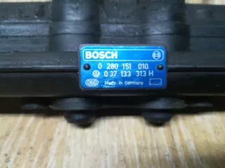 0280151010, 037133313H, 2437013001 Топливная рампа Volkswagen Passat B3 Арт 1_7349, вид 3