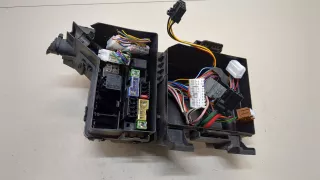 24383JD00A,319136024 Блок предохранителей Nissan Qashqai 1  Арт 20383852, вид 1