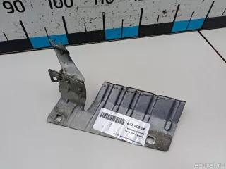 631462198R Renault Кронштейн крепления крыла Renault Kaptur Арт E48608279
