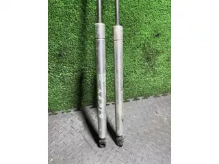 1j6827550c Амортизатор крышки багажника (3-5 двери) Volkswagen Passat B5 Арт 58452, вид 4