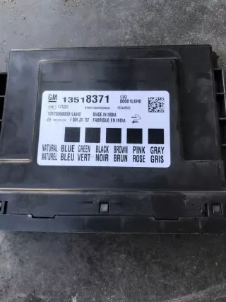 13518371 Блок предохранителей Opel Astra K Арт e1790948, вид 2