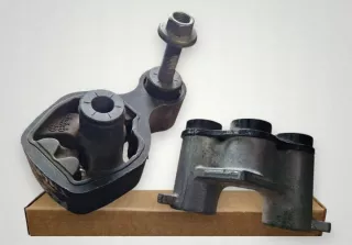  Подушка крепления КПП Mazda 3 BM Арт e1817710, вид 2