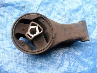  Подушка крепления КПП Opel Zafira C Арт e1971358