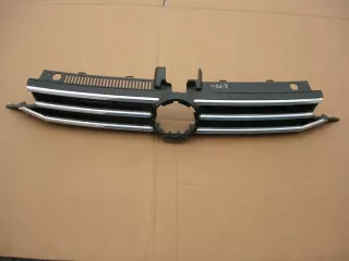 5TA853651H Решетка радиатора Volkswagen Touran 2 Арт e2248517, вид 1