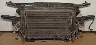 Передняя панель крепления облицовки (телевизор) Audi A4 B7 Арт e3011396, вид 1