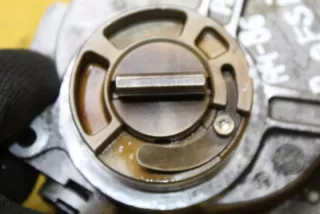 06D145100D Насос вакуумный Audi A4 B6 Арт e4019794, вид 4