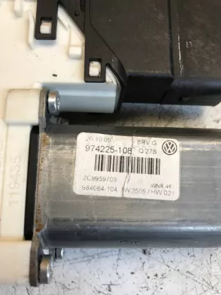 3C9959703 Моторчик стеклоподъемника Volkswagen Passat B6 Арт e4206277, вид 4