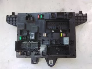13302300 Блок предохранителей Opel Astra J Арт e4286131, вид 1