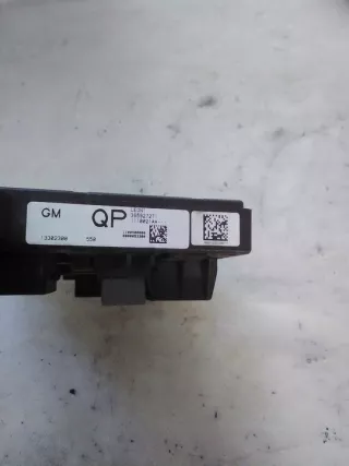 13302300 Блок предохранителей Opel Astra J Арт e4286131, вид 3