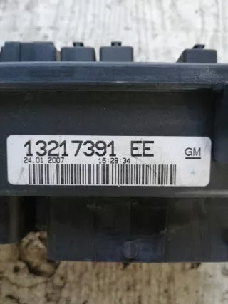13217391 Блок предохранителей Opel Corsa D Арт e4287487, вид 3