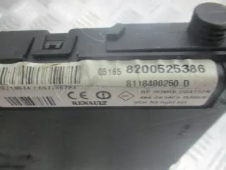 8200525386 Блок предохранителей Renault Scenic 2 Арт e4788103, вид 3