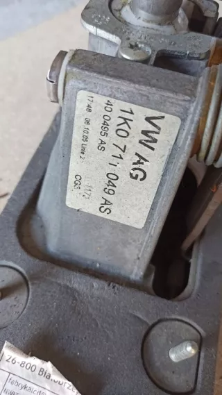 1K0711049AS 1K0711061A 1K0711265M 1K0711266M Кулиса Volkswagen Golf 5 Арт e5089336, вид 2