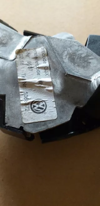 5G0864207F Подлокотник Volkswagen Golf 7 Арт e5246445, вид 4
