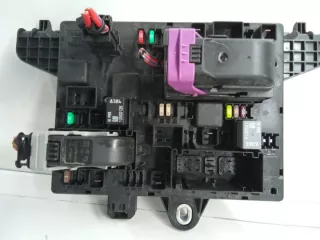 13302300 13302300QP Блок предохранителей Opel Astra J Арт e5289085, вид 1