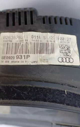 8E0920931P Щиток приборов (приборная панель) Audi A4 B7 Арт e5440028, вид 4