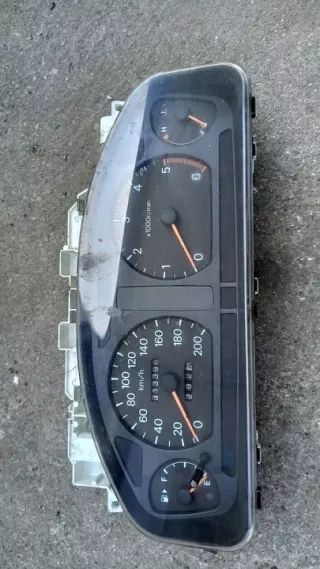  Щиток приборов (приборная панель) Mitsubishi Galant 8 Арт e5665901, вид 1