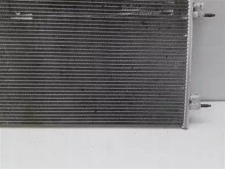 39131676 39185893 39185908 Радиатор кондиционера Opel Astra K Арт e5999360, вид 4