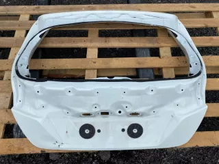  Крышка багажника (дверь 3-5) Nissan Leaf 2 Арт e6021031