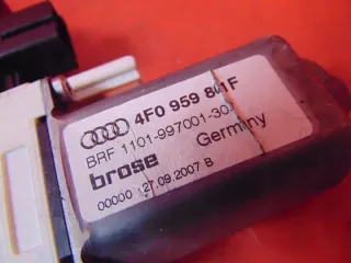 4F0959801F Моторчик стеклоподъемника Audi A6 C6 (S6,RS6) Арт e6447658, вид 2