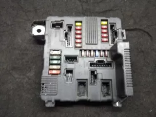 8200306033A Блок предохранителей Renault Grand Scenic 2 Арт e6747307, вид 7