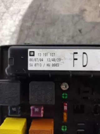 13191127 Блок предохранителей Opel Astra H Арт e6858802, вид 3