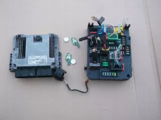 9806460480 9806687880 Блок управления двигателем Peugeot 308 2 Арт e6904226, вид 1