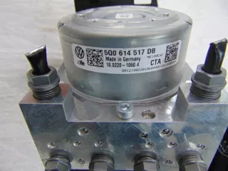5Q0614517DB Блок ABS Volkswagen Passat B8 Арт e7174969, вид 4