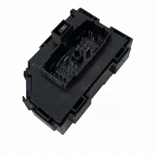 25815391 20828606 Блок предохранителей Chevrolet Suburban Арт e7184801, вид 3