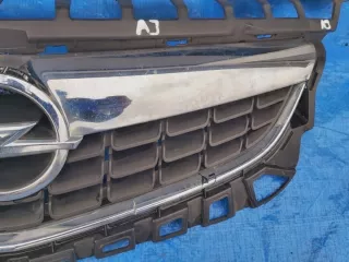 13266577 Решетка радиатора Opel Astra J Арт e7350631, вид 4
