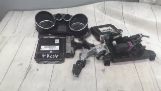 13583956 55519443 Блок управления двигателем Opel Astra J Арт e7613935, вид 1