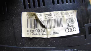8E0920932A 8e0920932a Щиток приборов (приборная панель) Audi A4 B7 Арт e7747651, вид 3
