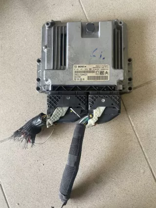 0281031864 9813283980 Блок управления двигателем Peugeot 308 2 Арт e7812186, вид 1