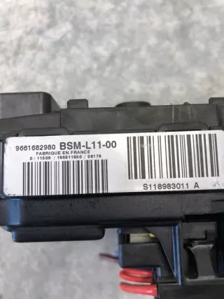 9661682980 Блок предохранителей Citroen C4 1 Арт e8114198, вид 4
