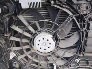  Передняя панель крепления облицовки (телевизор) Audi A4 B7 Арт e8182253, вид 4