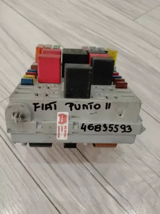 46835593 Блок предохранителей Fiat Punto 2 Арт e8249249, вид 3