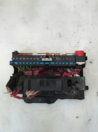 8364542 Блок предохранителей BMW X3 E83 Арт e8328486, вид 1