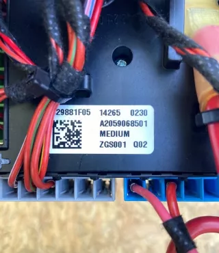 A2059068501 2055400840 Блок предохранителей Mercedes C W205 Арт e8344913, вид 3