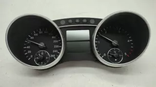 A1645403347 Щиток приборов (приборная панель) Mercedes GL X164 Арт e8353788, вид 1