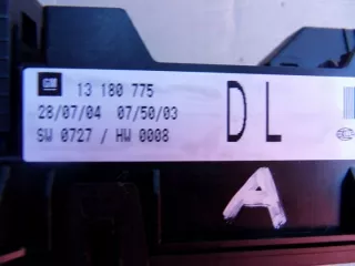 13180775 Блок предохранителей Opel Astra H Арт e8478993, вид 4