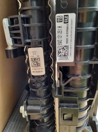 8W0959455AD 8W0959455AE 8W0959455L 4M0145804BH 8W0121251H 8W0816411N 8W0959455K 8W0121207A 8W0121003C 8W0121003H 8W0121002 8W0959455A 8W0959455B Радиатор (основной) Audi RS4 B9 Арт e8486608, вид 3