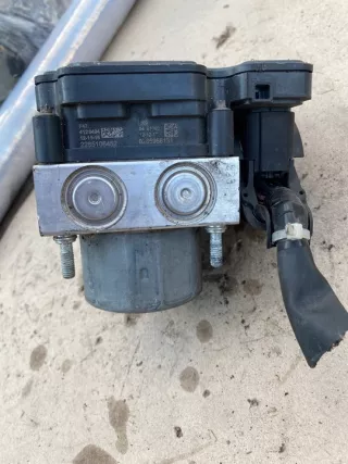 0265956131 2265106452 Блок ABS Subaru Forester SJ Арт e8649856, вид 3