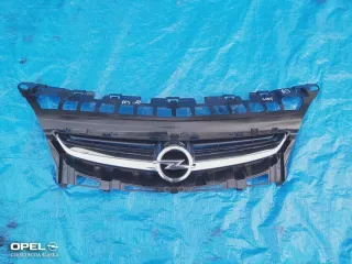 13368851 Решетка радиатора Opel Astra J Арт e8775848, вид 1