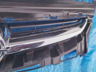 13368851 Решетка радиатора Opel Astra J Арт e8775848, вид 4