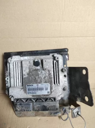 55205621 0281013593 Блок управления двигателем Opel Zafira B Арт e8818622, вид 2