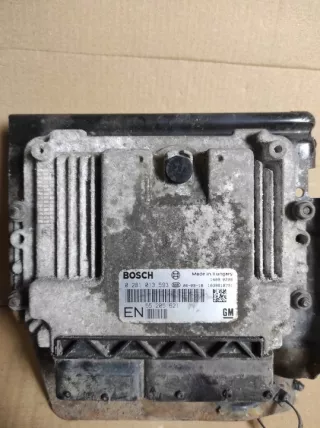 55205621 0281013593 Блок управления двигателем Opel Zafira B Арт e8818622, вид 3