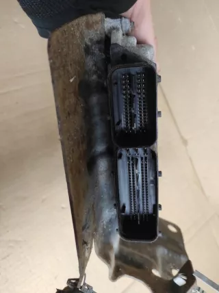 55205621 0281013593 Блок управления двигателем Opel Zafira B Арт e8818622, вид 4