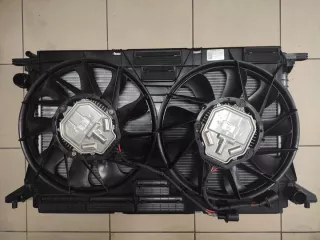 8W0121251AB 4M0145804T 4M0816411Q 8W0121003D 8W0121251H 8W0121251N Радиатор (основной) Audi Q8 Арт e8859193, вид 1